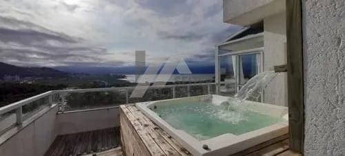 Cobertura 3 dormitórios para locação no Itacorubi Florianópolis