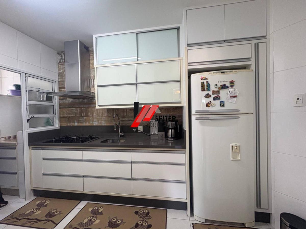 Apartamento á venda Itacorubi Florianópolis.