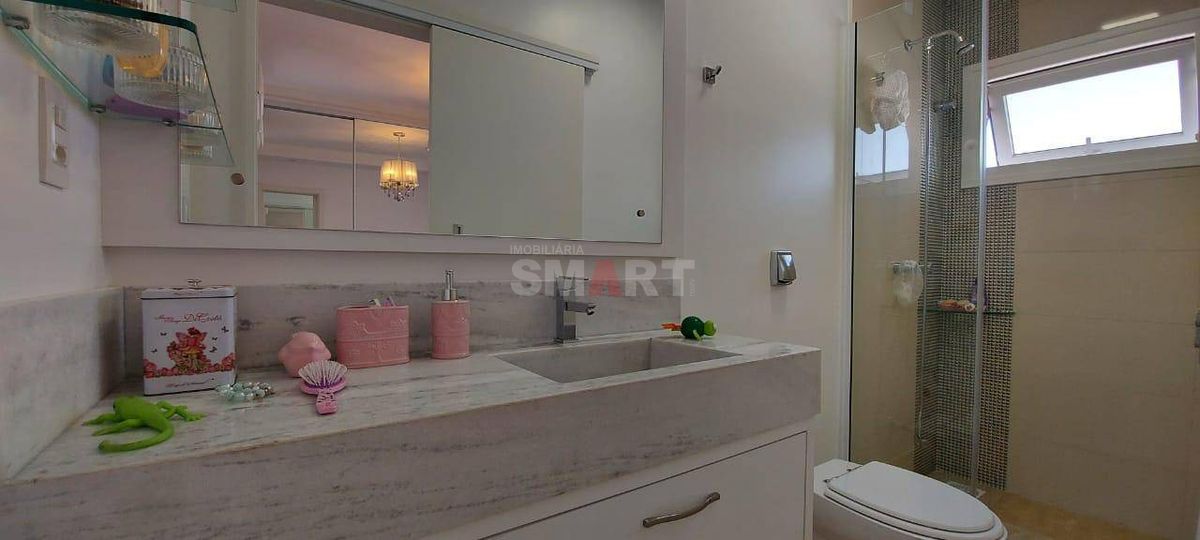 Casa com 4 Suítes no Bairro Nova Brasília