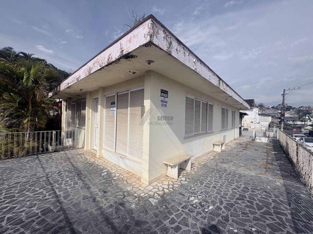 Casa grande a venda no bairro Agronomica