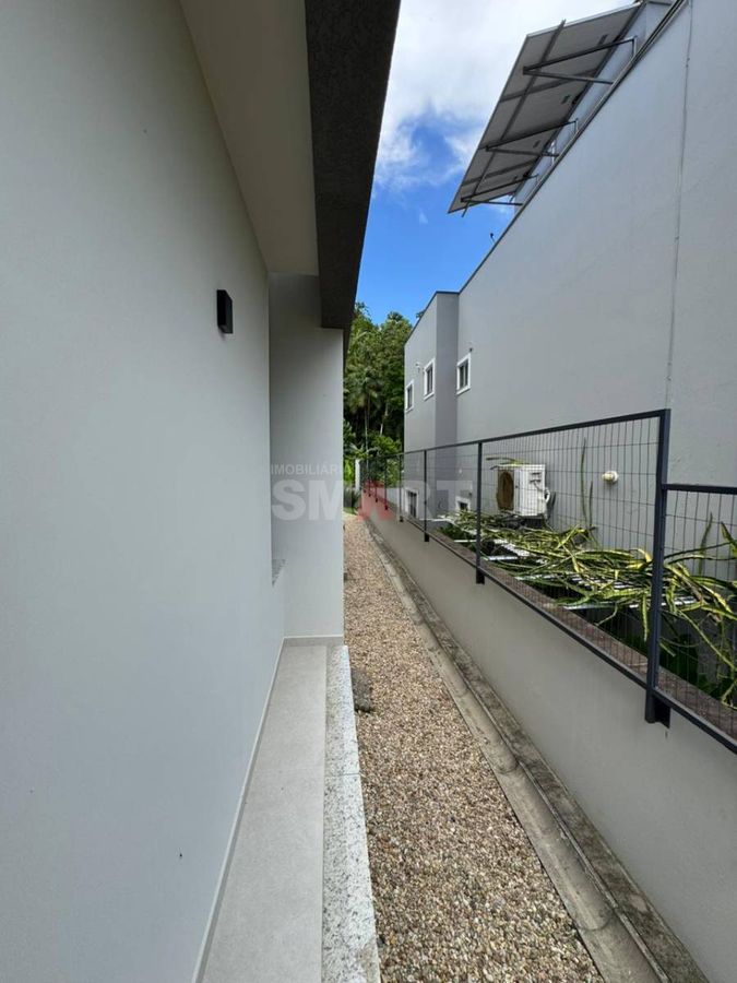 Casa com 03 Suítes à Venda no bairro Amizade