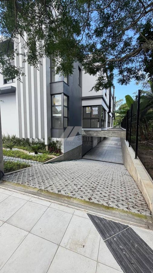 Sobrado moderno de alto padrão