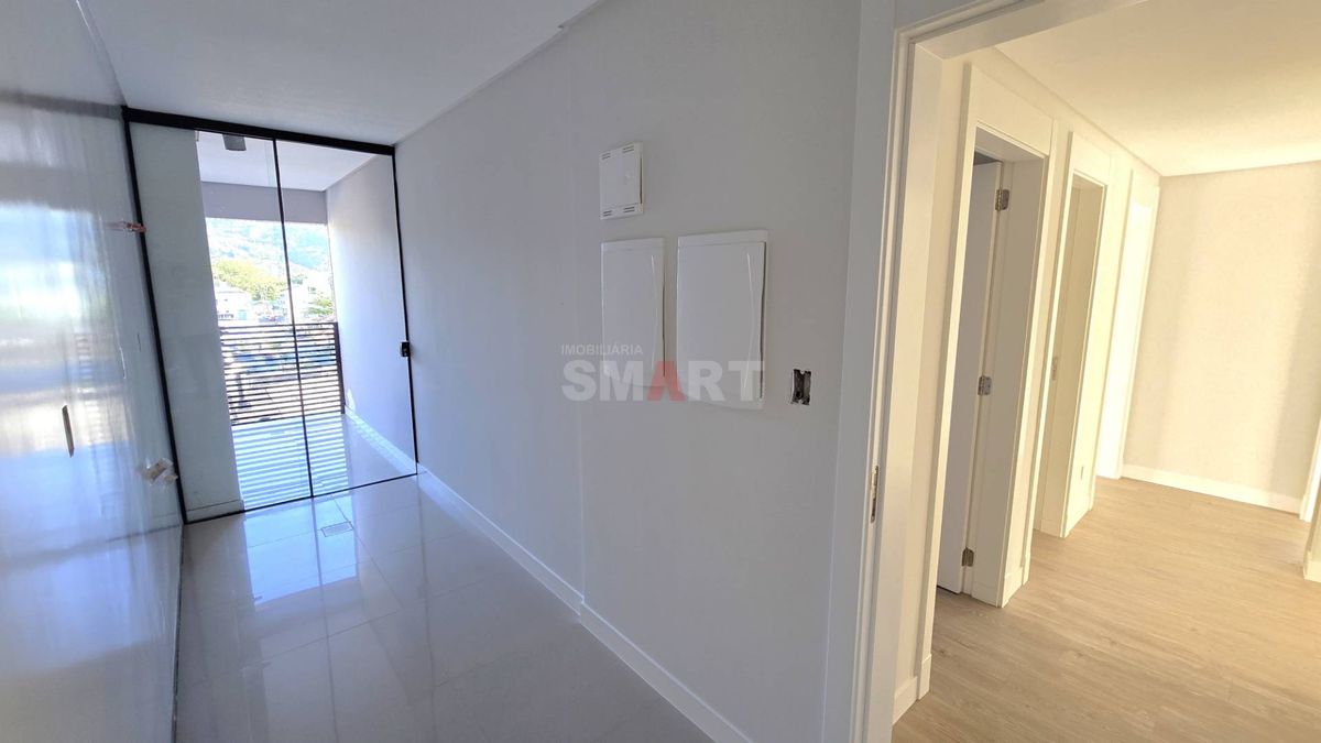 Apartamento com 3 Suítes à Venda no Jaraguá Esquerdo