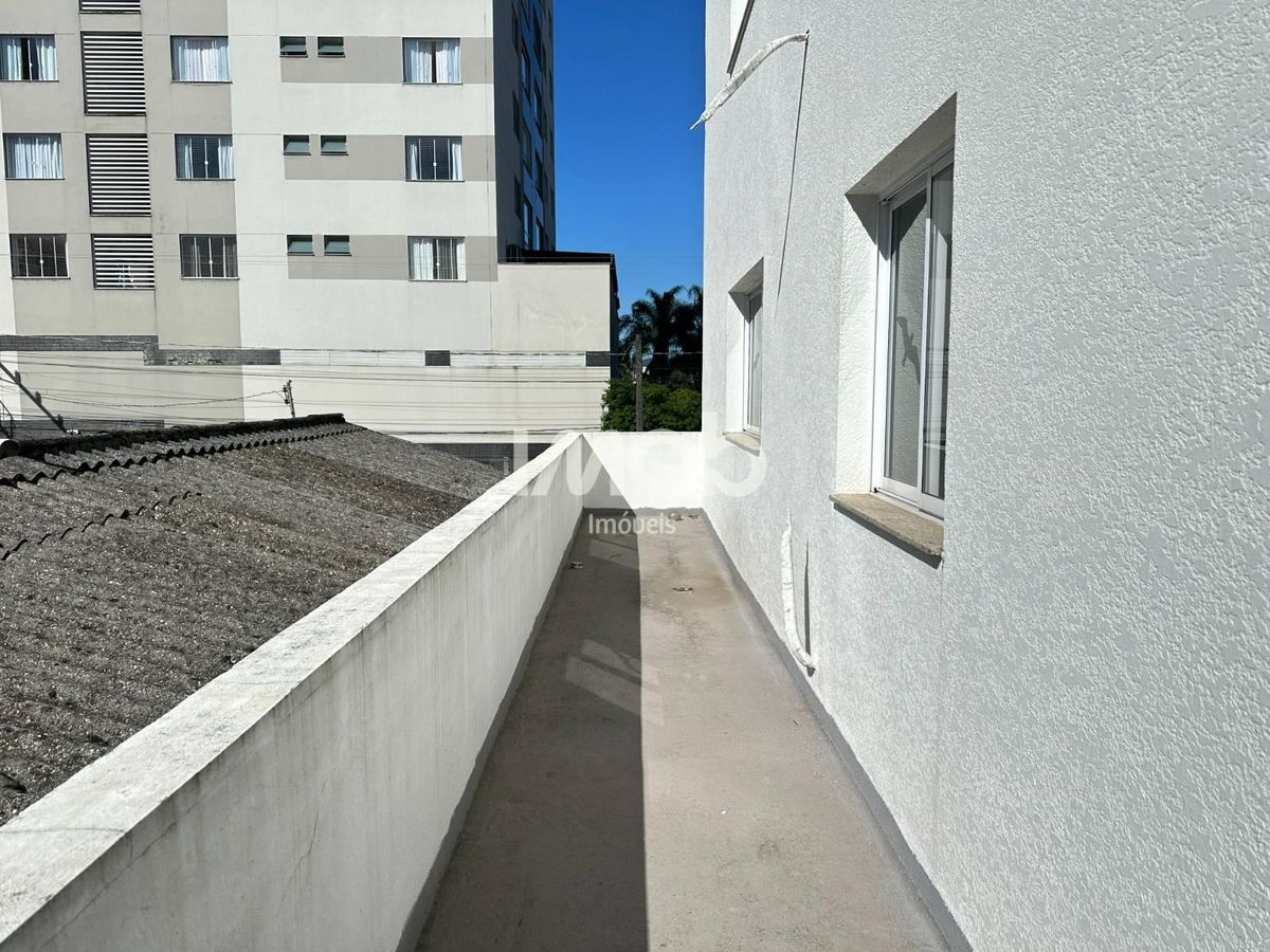 Apartamento com terraço 3 suítes - centro