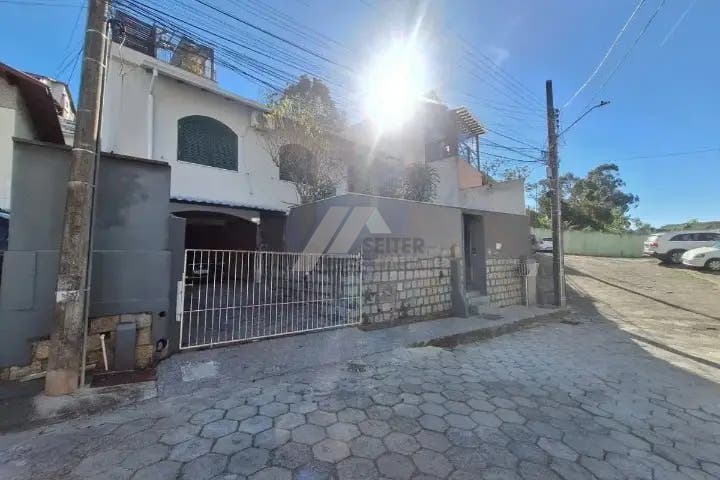 Alugo Casa na Trindade 3 dormitorios
