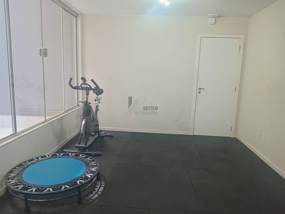 Apartamento 3 quartos para alugar na Av Mauro Ramos