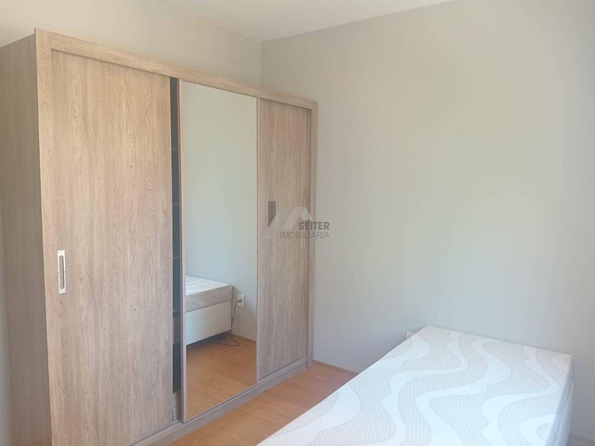 Apartamento 3 quartos para alugar na Av Mauro Ramos