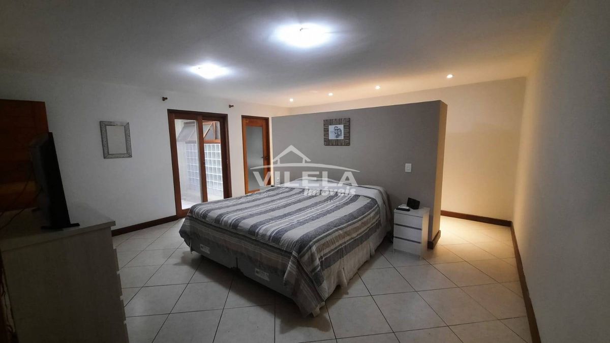 Sobrado com 4 quartos à Venda, Massaguaçu - Caraguatatuba.