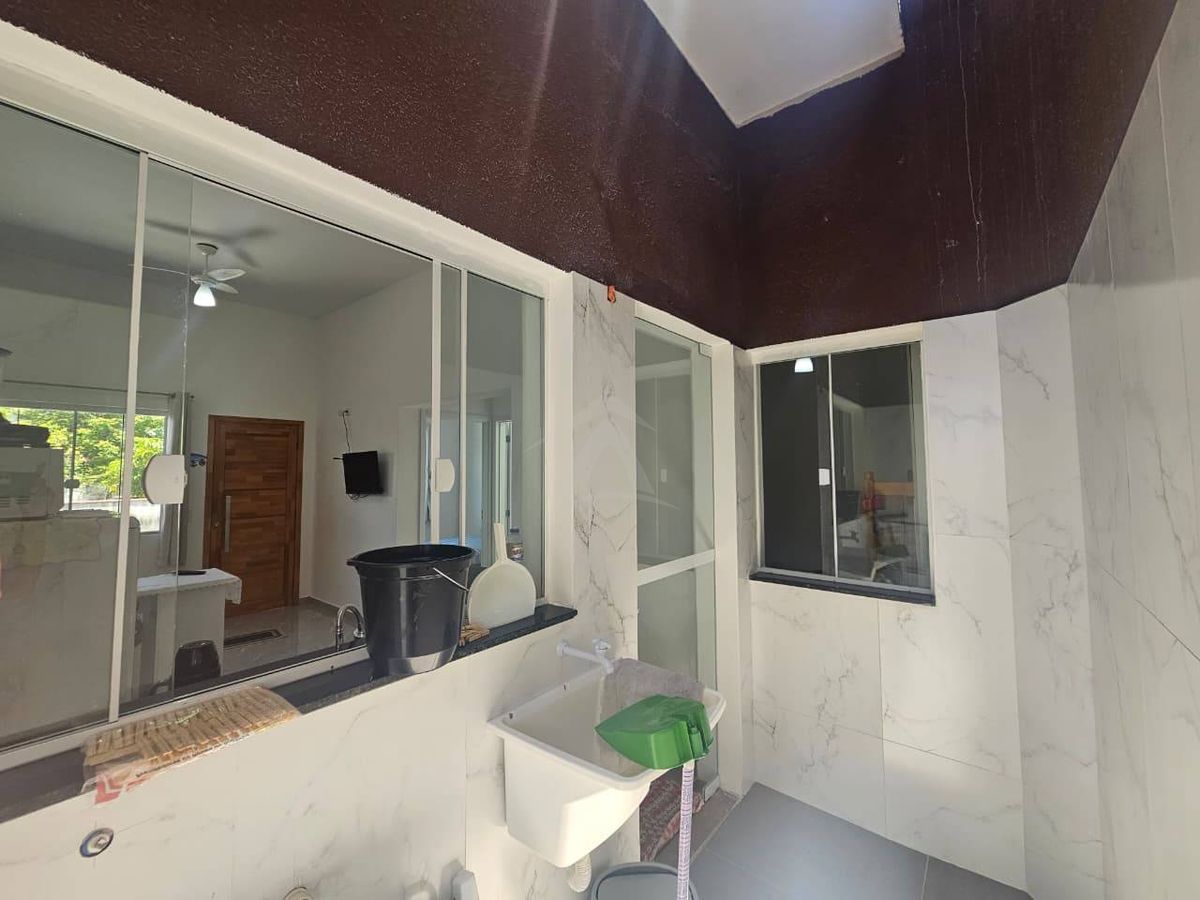 Casa a 500 metros da praia, 2 quartos, bal cambiju