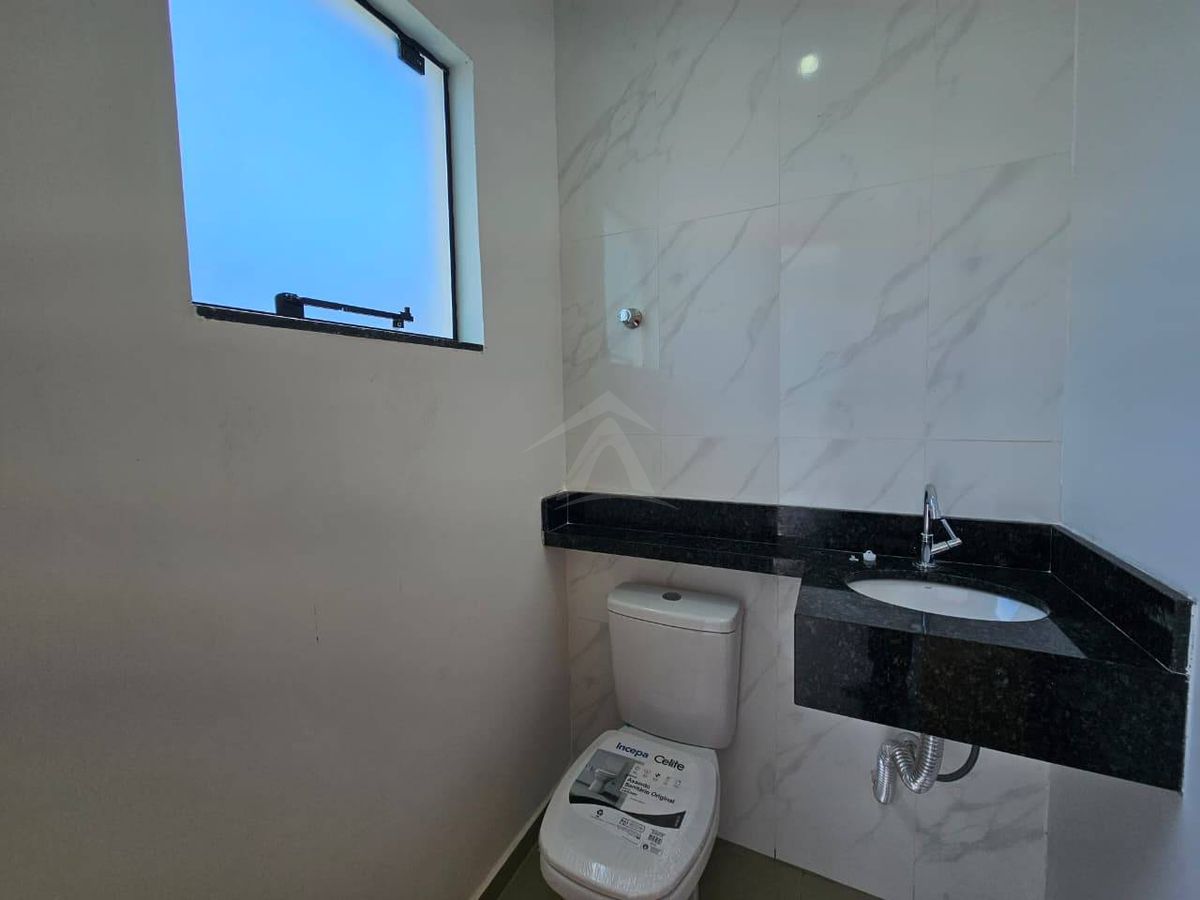 Casa com piscina, 3 quartos sendo 1 suíte, barra do saí