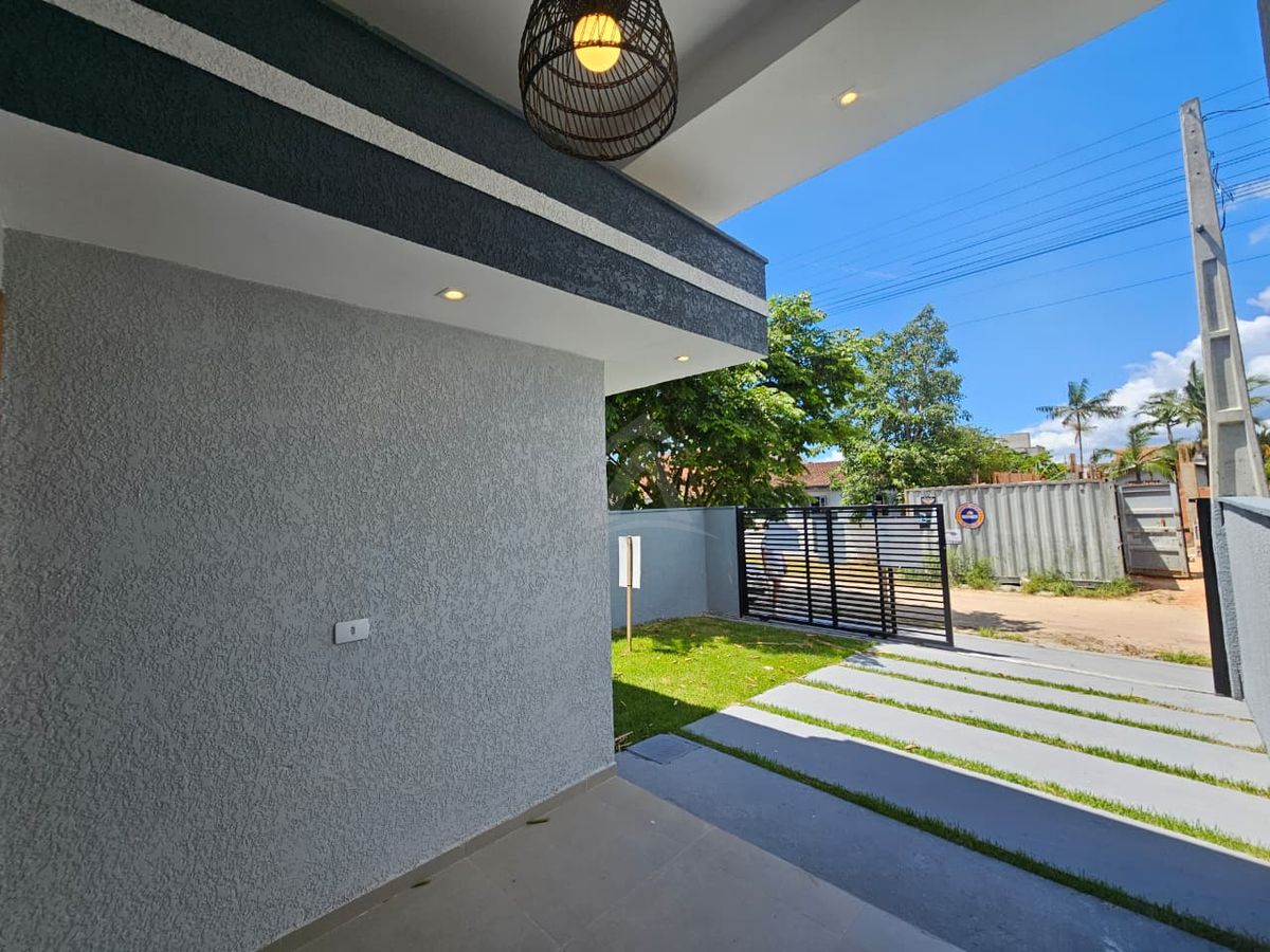 Casa com piscina, 3 quartos sendo 1 suíte, barra do saí