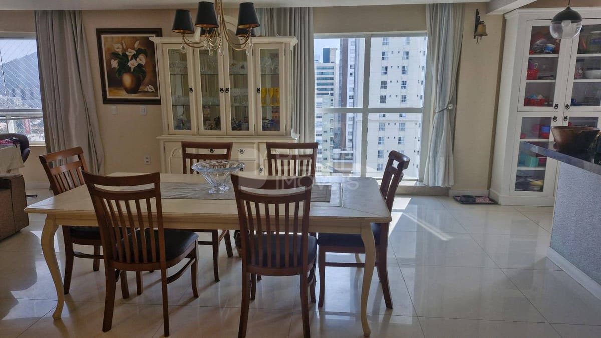 Apartamento de 4 quartos, 213m² no bairro Centro, em Balneário Camboriú | Eu Corretor