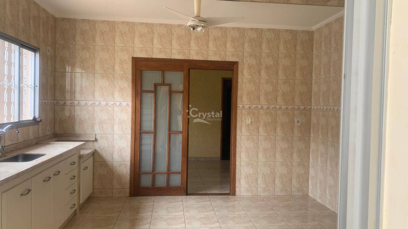 Casa Sobrado em Centro com 2 suítes com closet - Avaré. Foto 2
