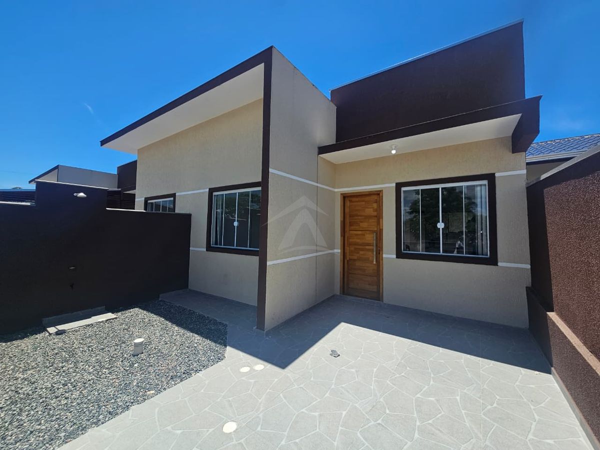 Casa a 500 metros da praia, 2 quartos, bal cambiju