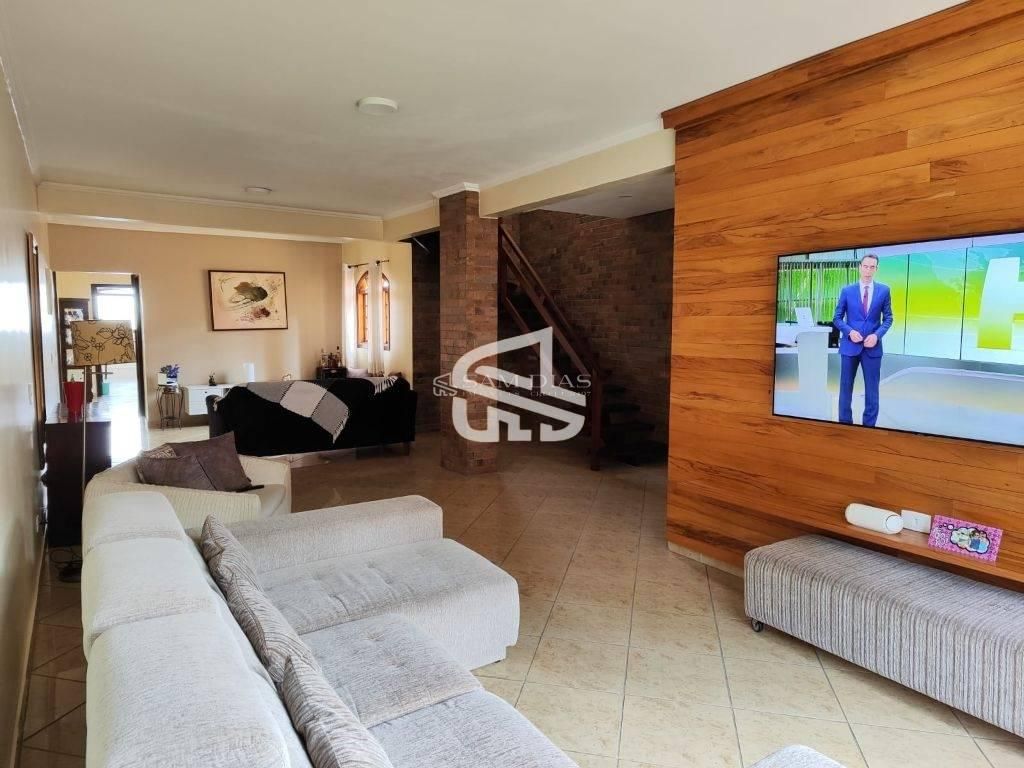 Casa, 3 quartos, 340 m² - Foto 2