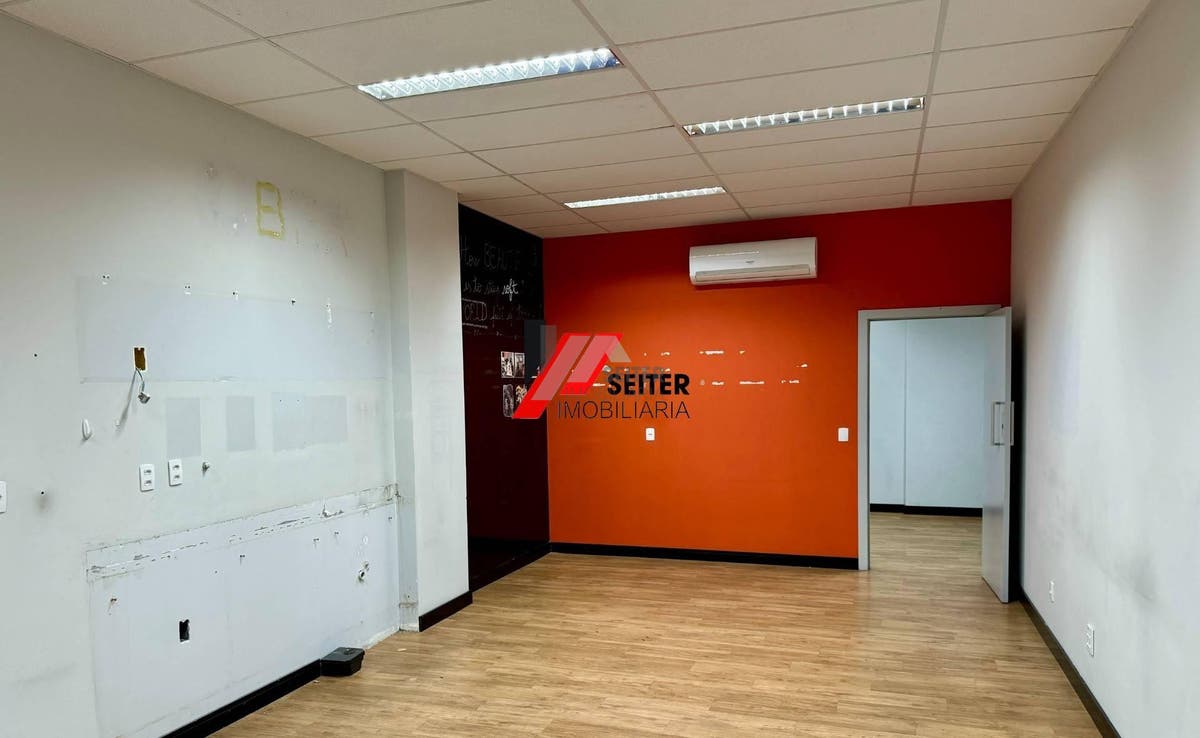 Loja comercial para alugar no bairro estreito em Florianópolis