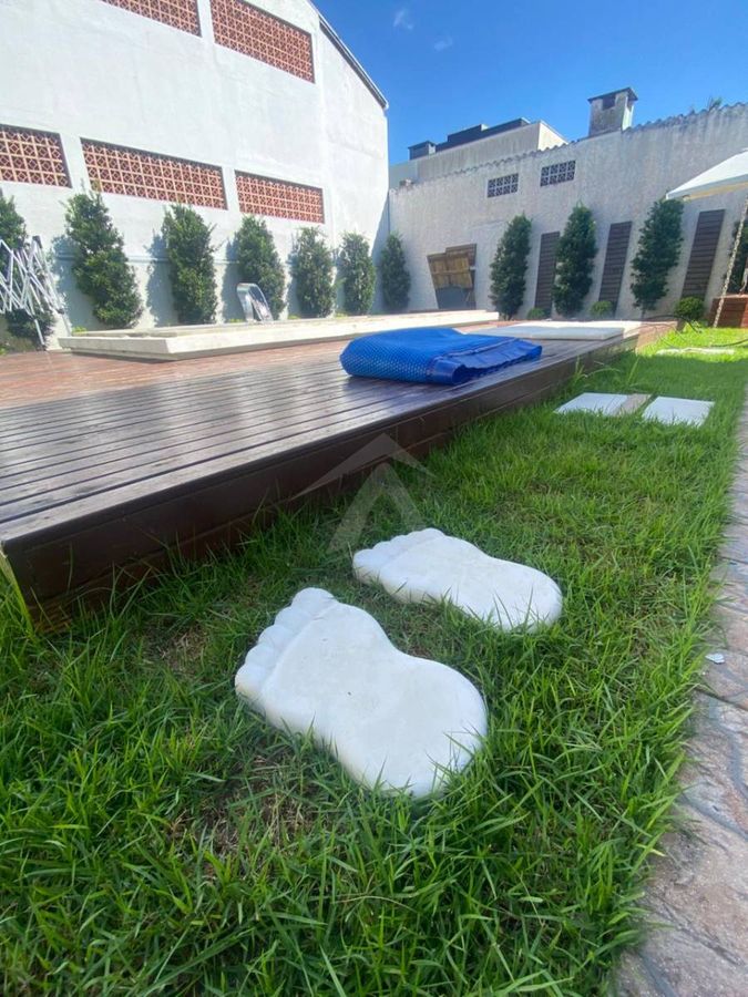 Casa mobiliada alto padrão com piscina - 250 metros do mar - rainha do mar