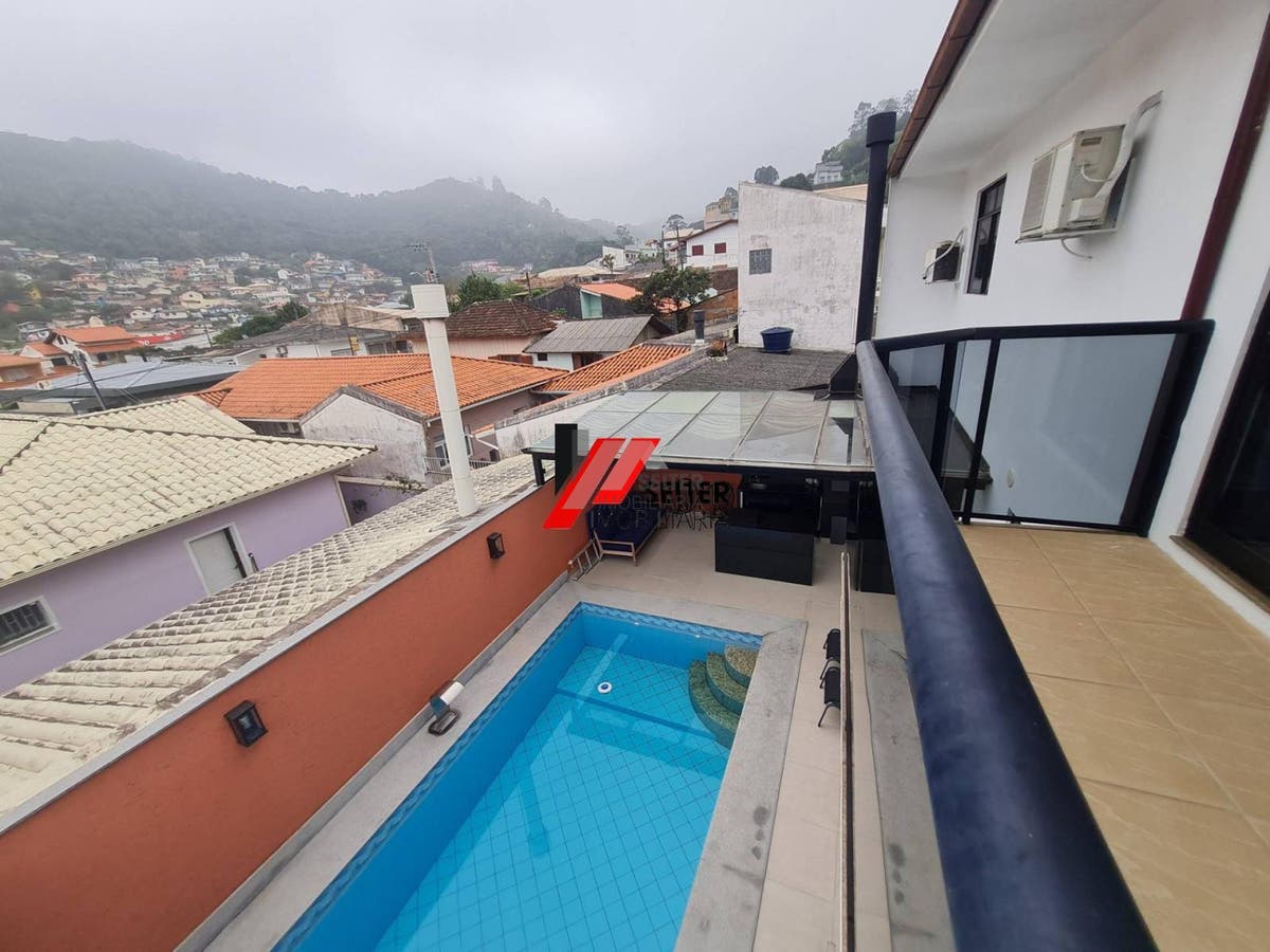Casa de 4 dormitorios a venda Saco dos Limoes regiao central e proximo a UFSC