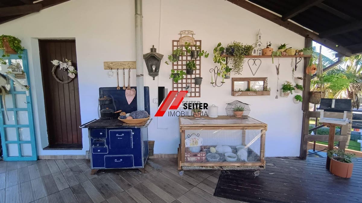 Casa comercial a venda em Canasvieiras norte de Florianópolis