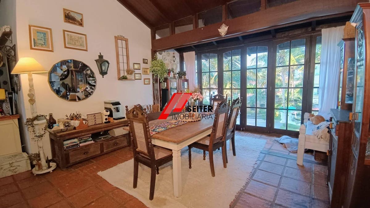 Casa comercial a venda em Canasvieiras norte de Florianópolis