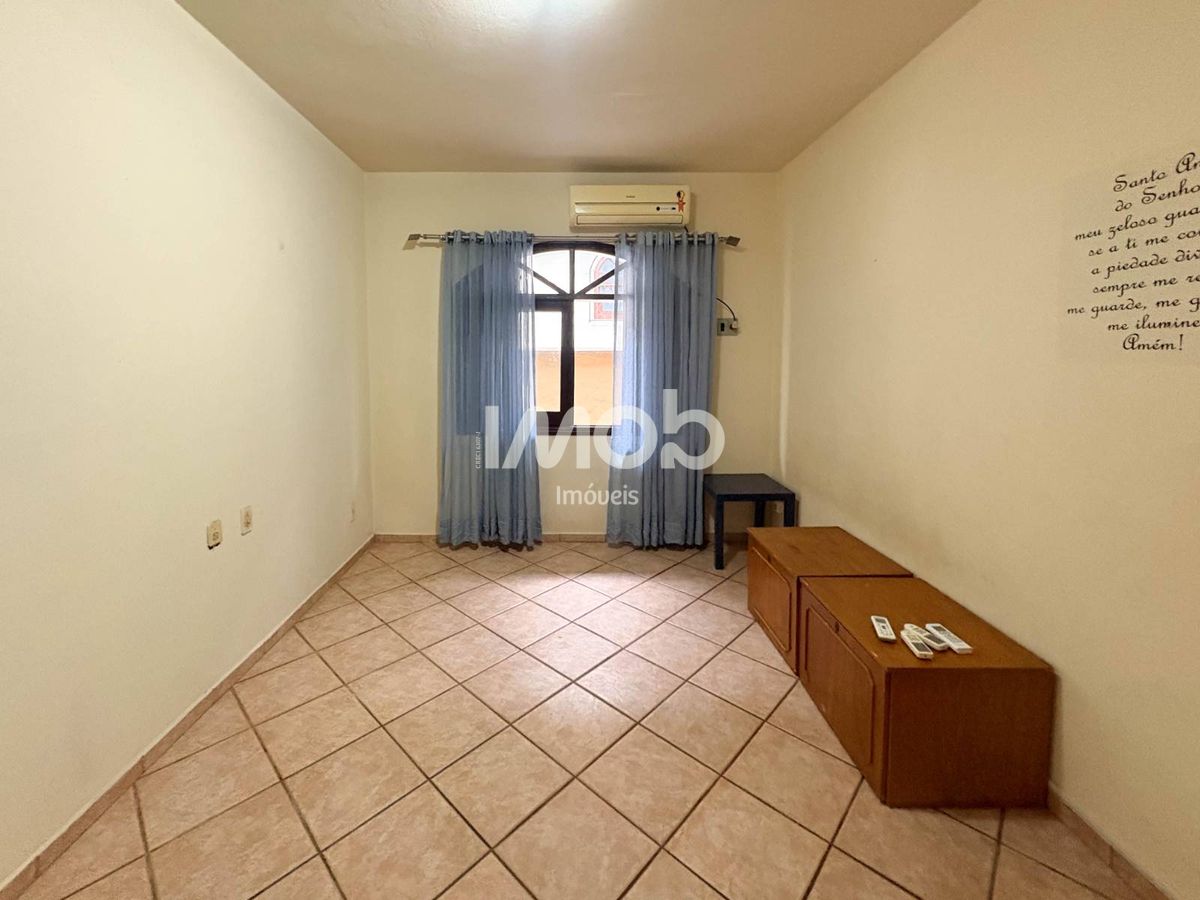 Casa, 3 quartos, 250 m² - Foto 7