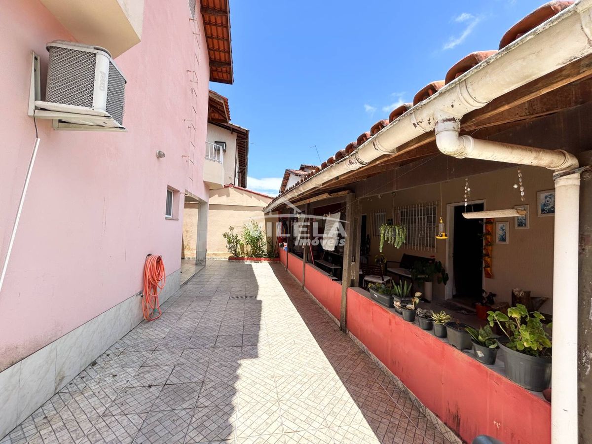Sobrado com 5 dormitórios sendo 4 suítes-ótima localização no bairro indaiá -caraguatatuba-sp!!!