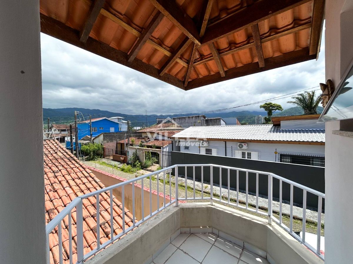 Sobrado com 5 dormitórios sendo 4 suítes-ótima localização no bairro indaiá -caraguatatuba-sp!!!