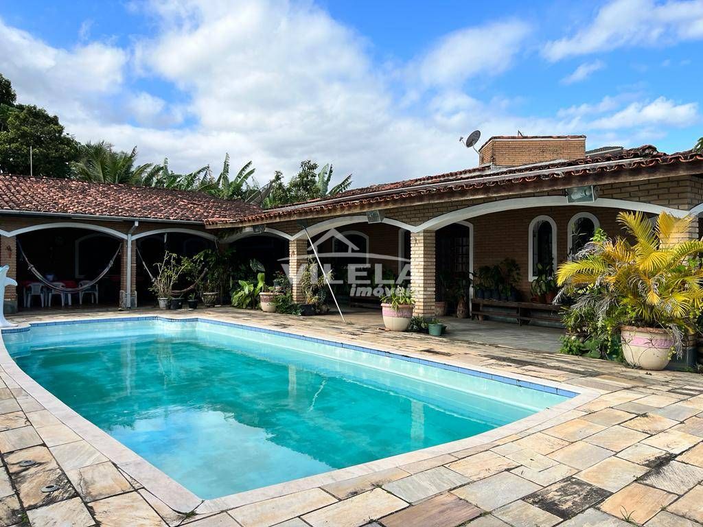 Excelente casa com piscina e edícula