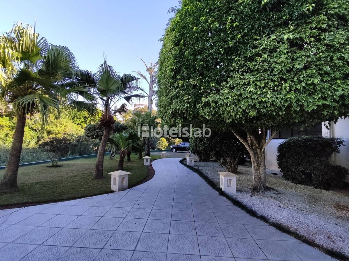 Apartamento de um quarto no Merit Plaza