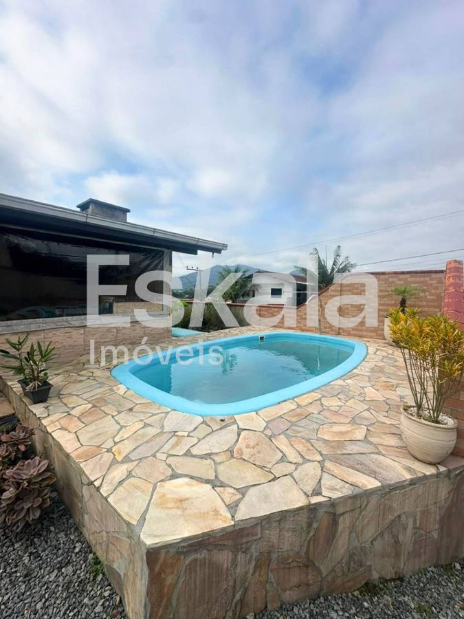 Casa Com 02 Dormitórios e Piscina Chico de Paulo - Jaraguá do Sul
