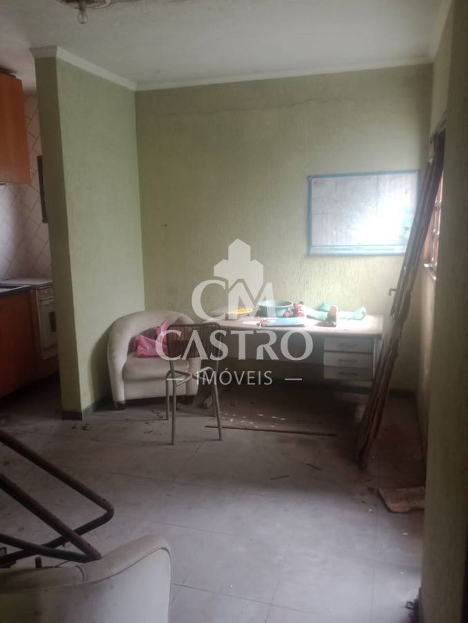 Casa 2 Quartos em Penha de França, São Paulo - Fachada Funcional e Iluminação Natural