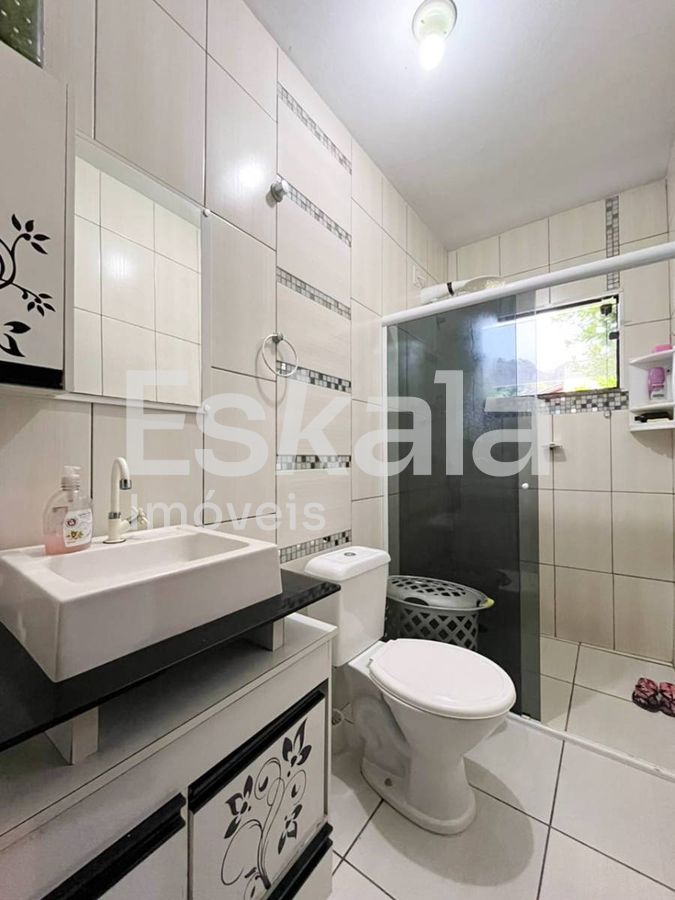 Casa Semimobiliada Com 04 Quartos Santo Antônio - Jaraguá do Sul