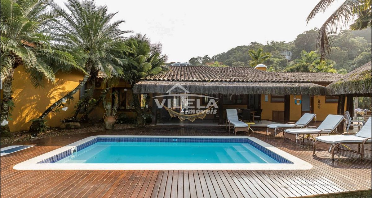 Casa na praia do pulso em ubatuba-sp