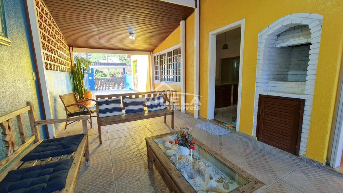 Belíssima Casa à Venda, Massaguaçu - Caraguatatuba