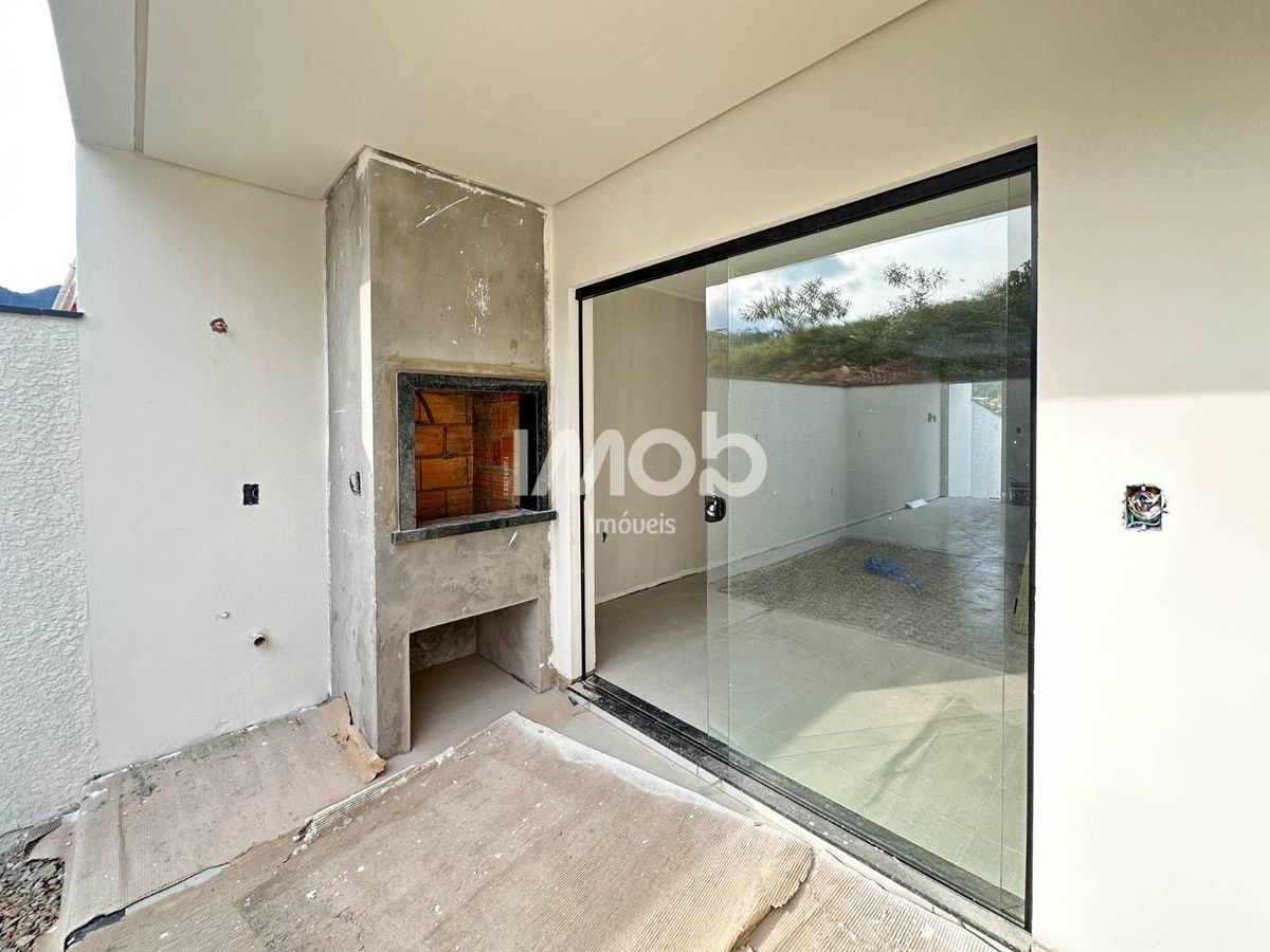 Casa geminada com 2 quartos, santo antônio