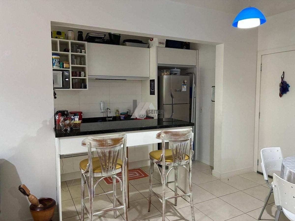 Apartamento com 2 quartos, Centro - Florianópolis
