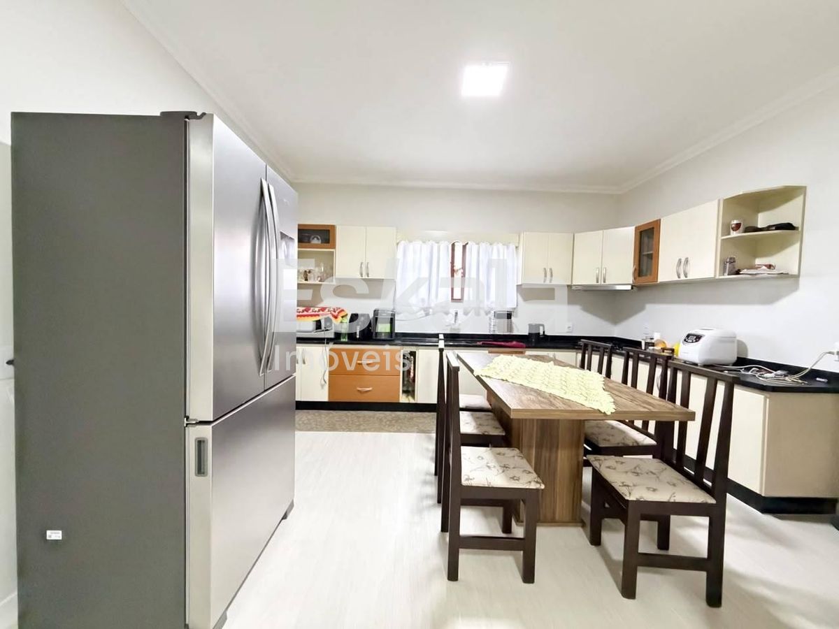 Casa Semimobiliado Com 01 suíte + 02 Quartos Tifa Martins - Jaraguá do Sul