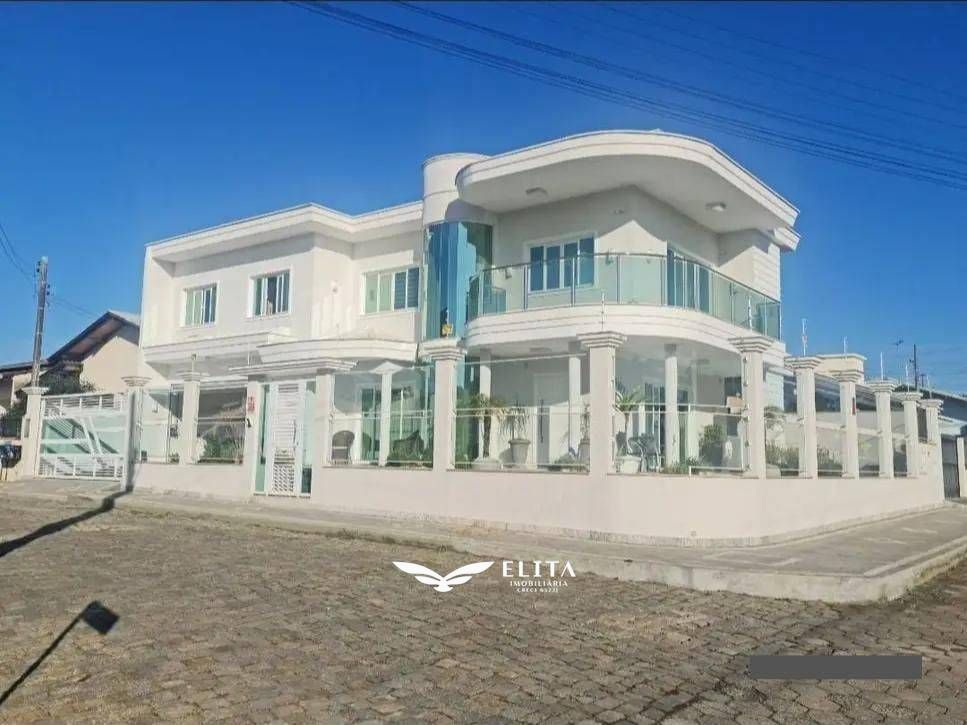 Casa com 3 quartos a R$ 3.900.000,00, Centro - Barra Velha Cód. 2218