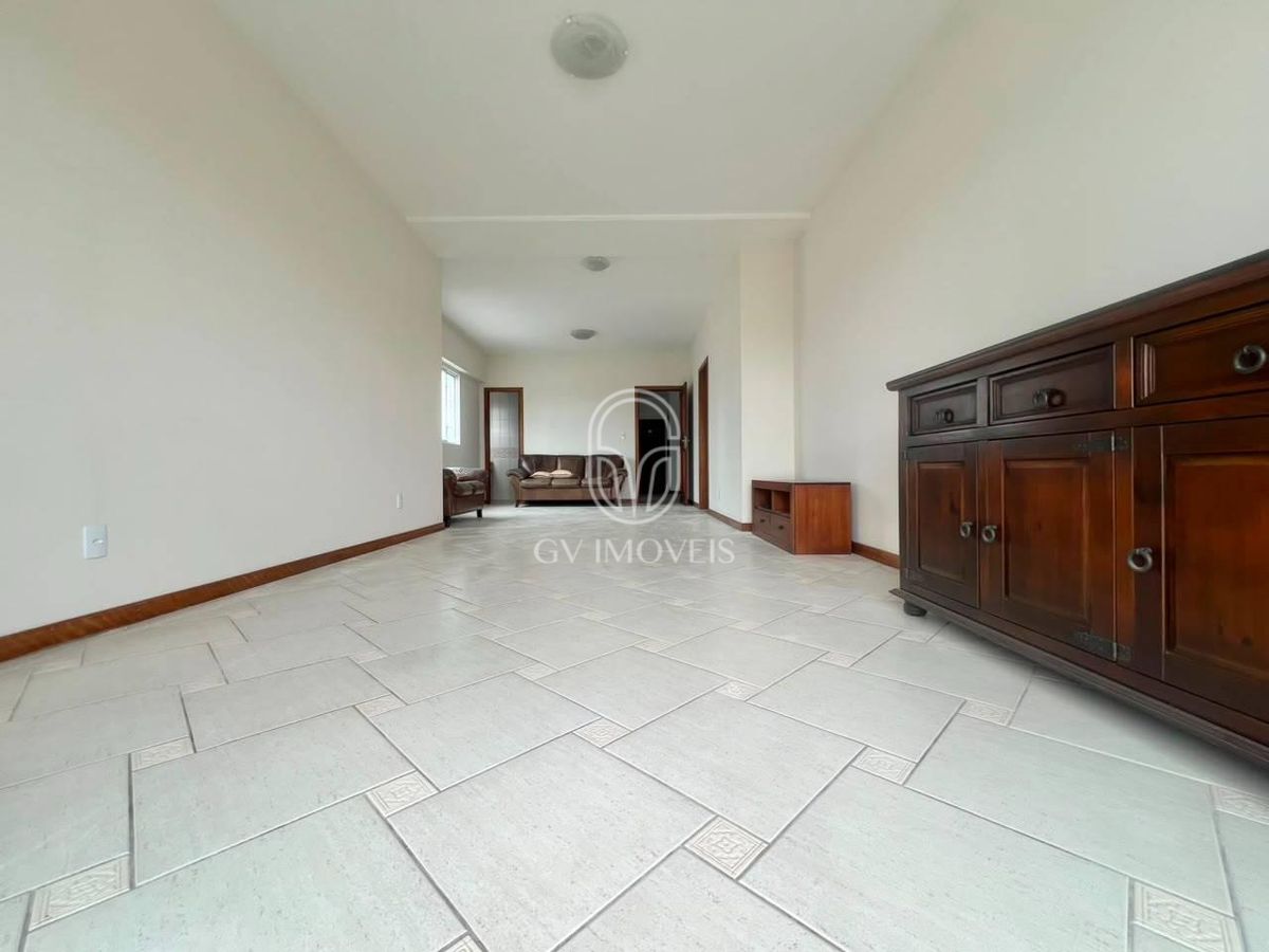 Apartamento semimobiliado para locação, 3 quartos sendo 1 suíte, 105 m², 1 vaga de garagem, bairro Centro, Itajaí-SC - Apartamento em Centro, Itajaí - para locação - Gv gestao de imoveis LTDA