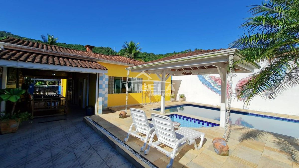 Belíssima Casa à Venda, Massaguaçu - Caraguatatuba