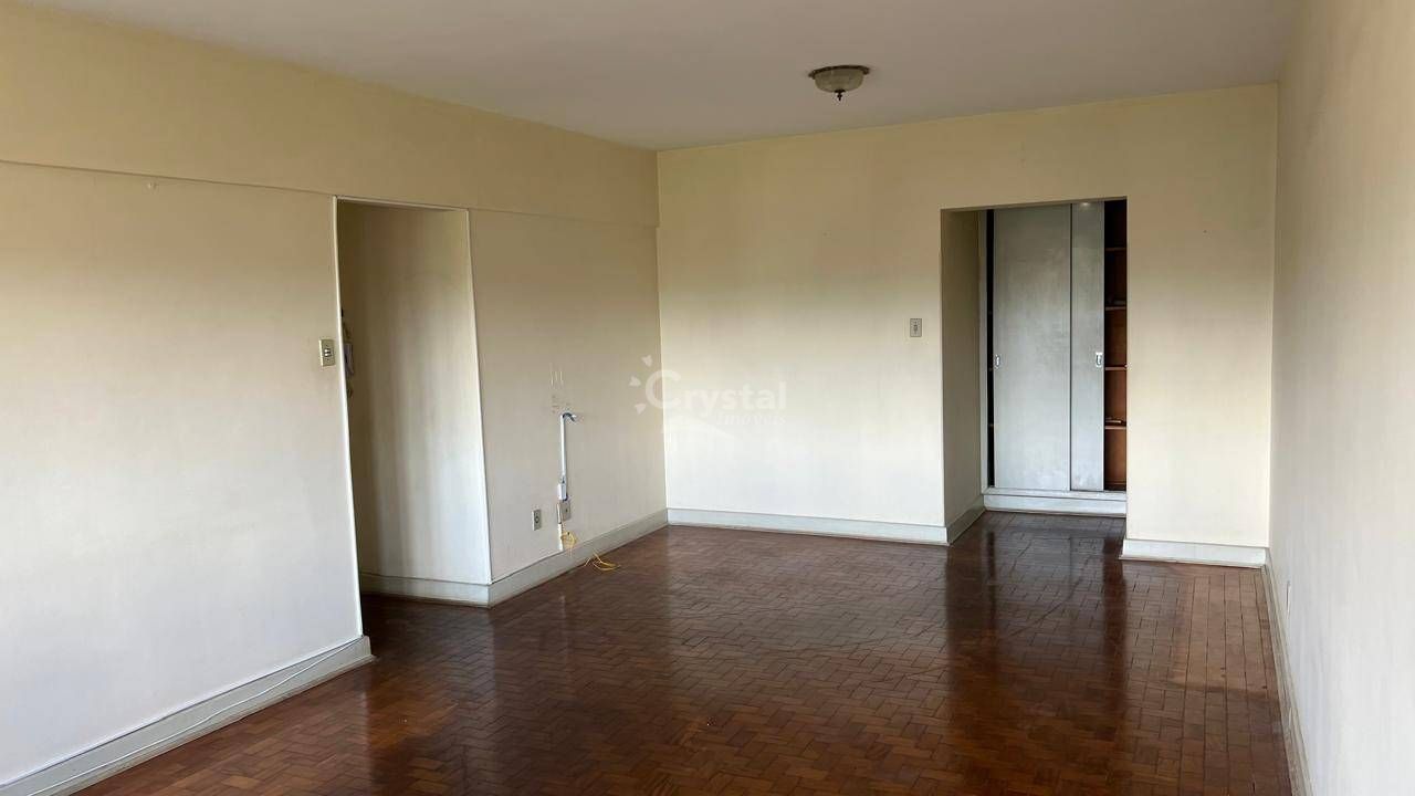 Apartamento à Venda no Centro de Avaré com 3 Quartos e Sala de 2 Ambientes. Foto 2