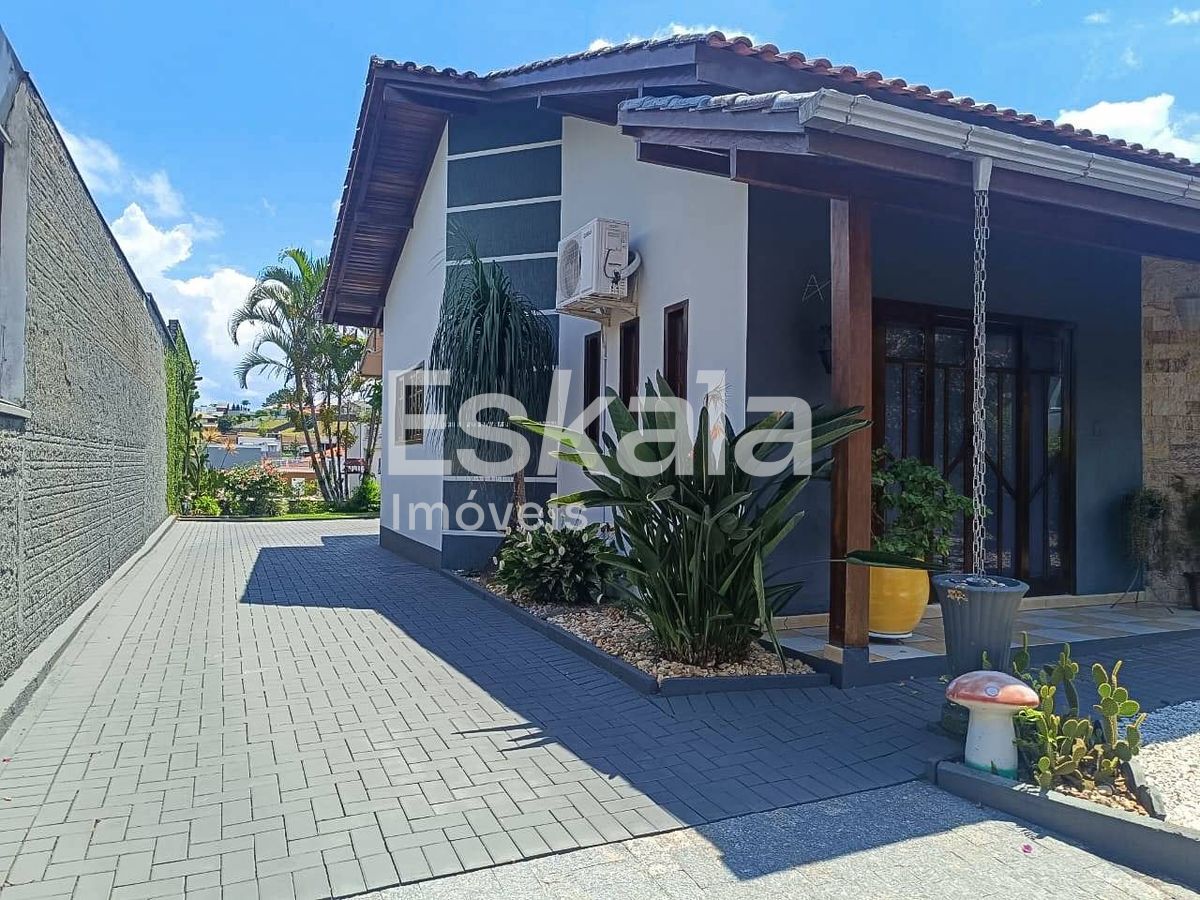 Casa Mobiliada Com 01 Suíte + 02 Quartos Jaraguá Esquerdo - Jaraguá Do Sul