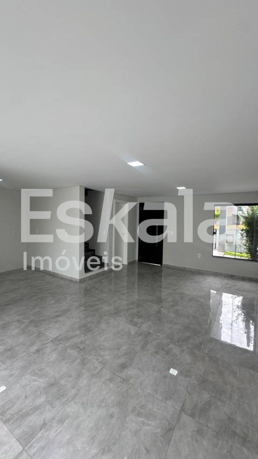 Sobrado Com 01 Suíte + 02 Quartos Com Piscina Três Rios Do Sul - Jaraguá Do Sul