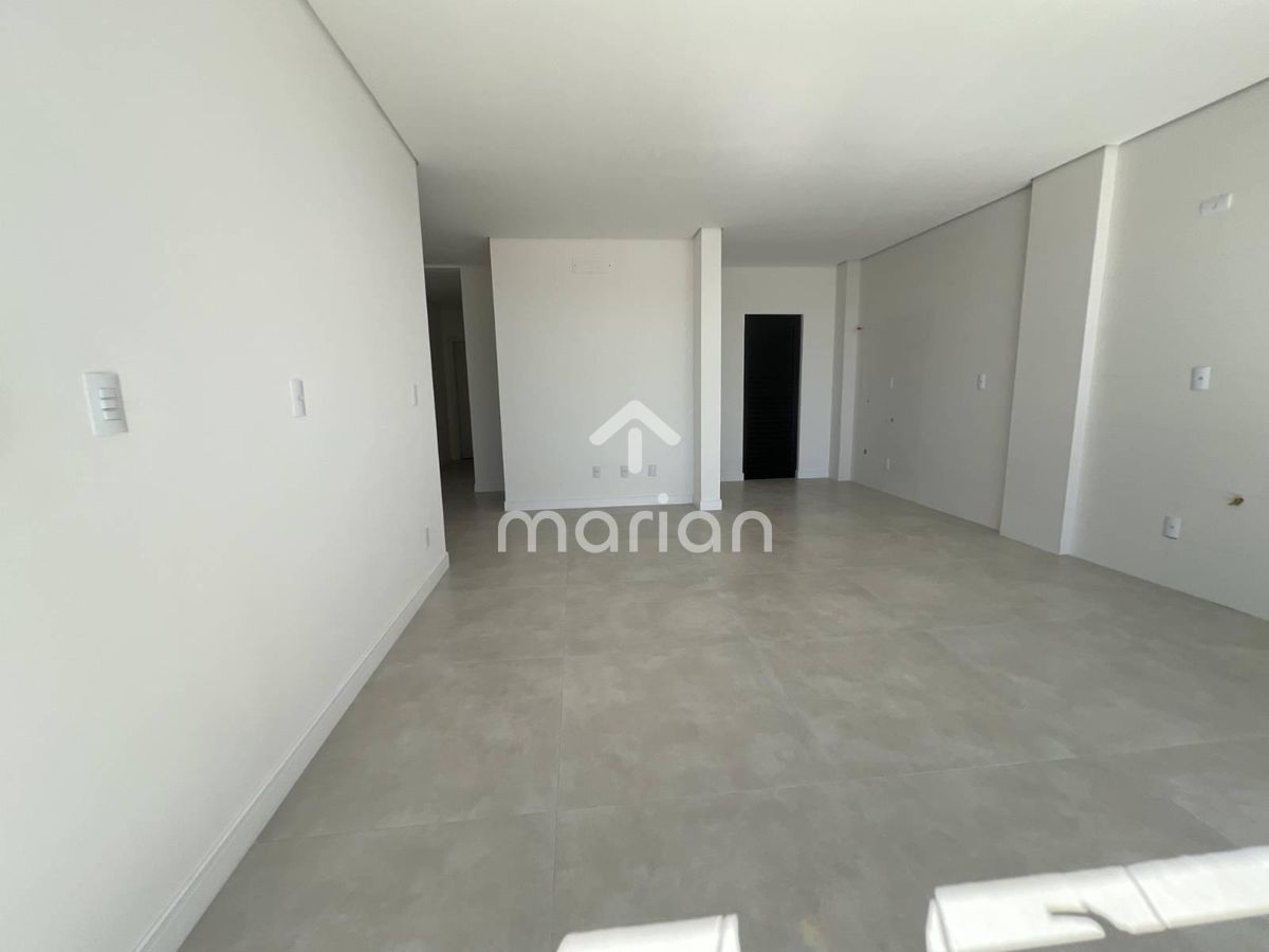 Apartamento com 2 quartos, Itacolomi - Balneário Piçarras