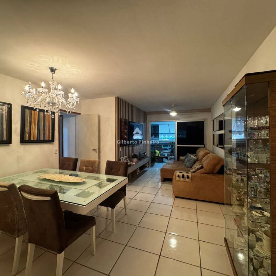 Apartamento à Venda no Centro de Guarapari com 3 Quartos