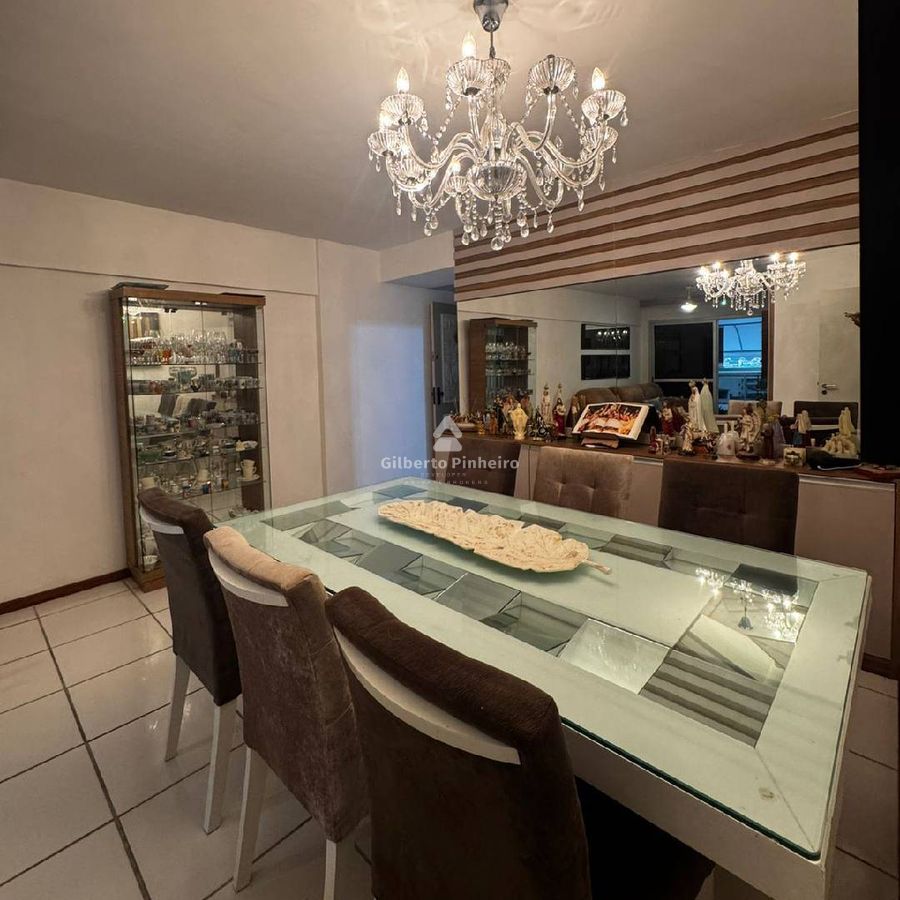 Apartamento à Venda no Centro de Guarapari com 3 Quartos