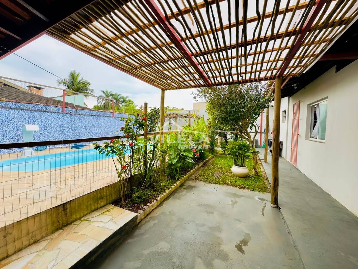 Casa Térrea-Bairro Jardim Britânia-Caraguatatuba-Sp