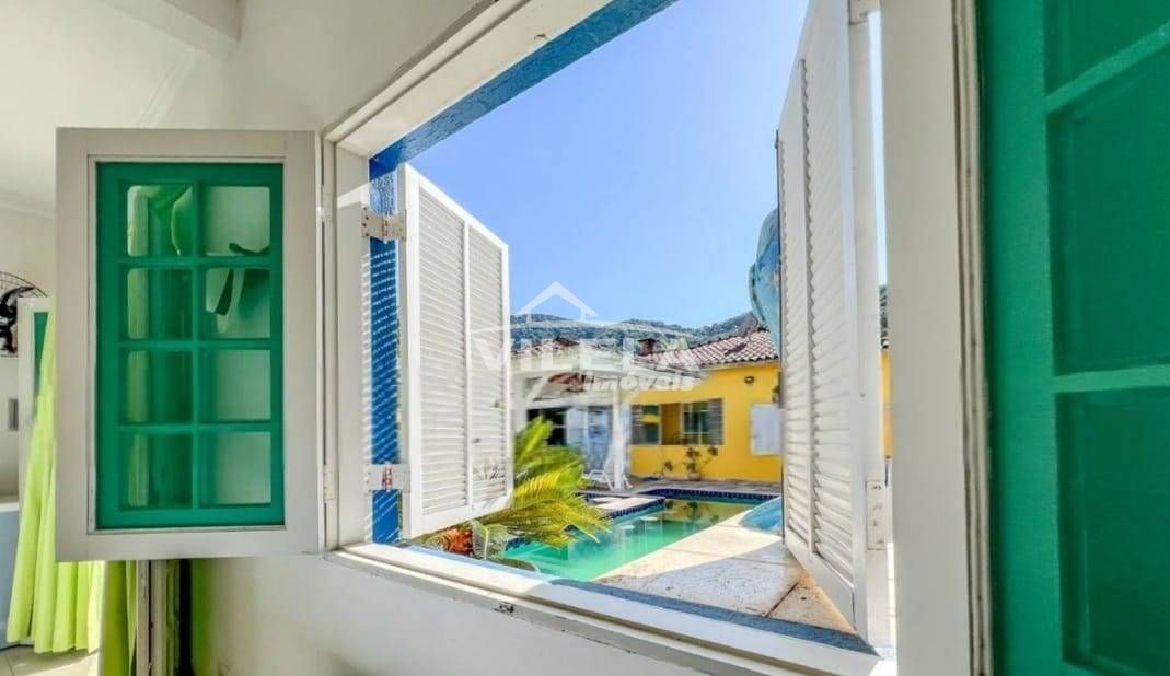 Belíssima Casa à Venda, Massaguaçu - Caraguatatuba
