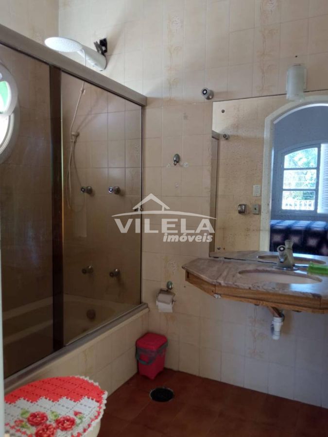 Casa a poucos metros da praia indaia