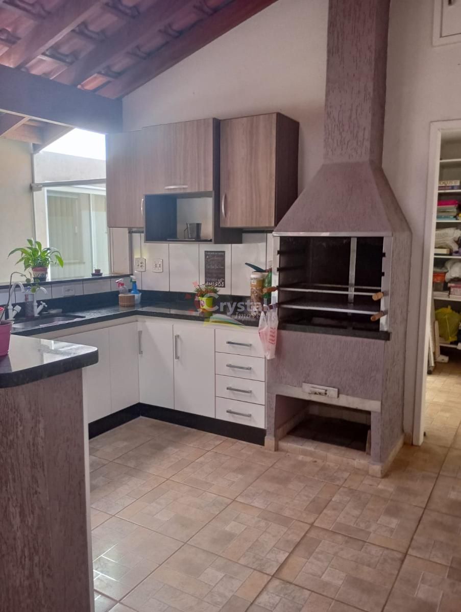 Casa em Jardim Presidencial - Avaré. Foto 2